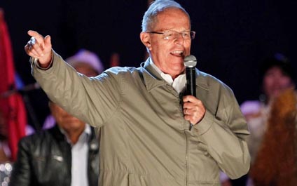 Kuczynski cree que Venezuela debe recibir ayuda monetaria extranjera