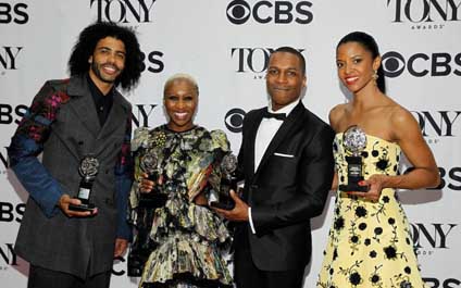 Premios Tony reconocen lo mejor del teatro en Broadway 