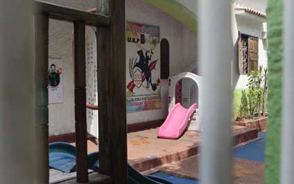 Escuelas privadas cierran por deserción de estudiantes