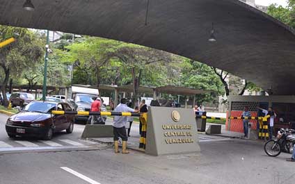 Herido de bala estudiante dentro de la UCV en intento de robo