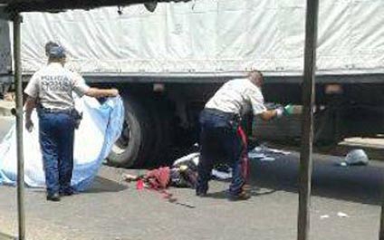 Gandola aplasta a motorizado en San Francisco