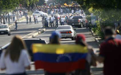 Chavismo y oposición miden fuerzas en Caracas