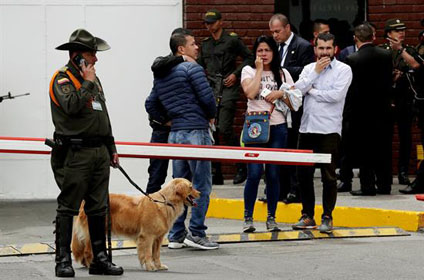 Ya suman nueve los muertos por carro bomba en Bogotá