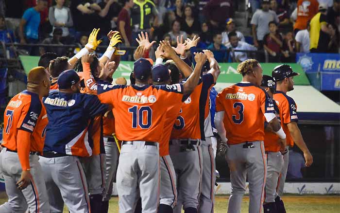 Caribes de Anzoátegui a semifinales 