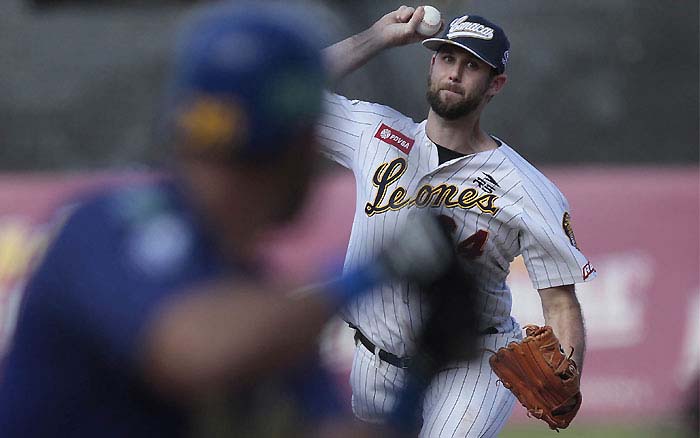 Importados de Leones abandonan el equipo por situación del país 