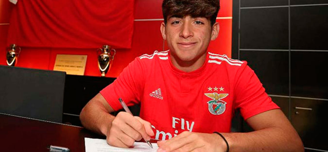 Fichan al hijo de Lacava para el Benfica
