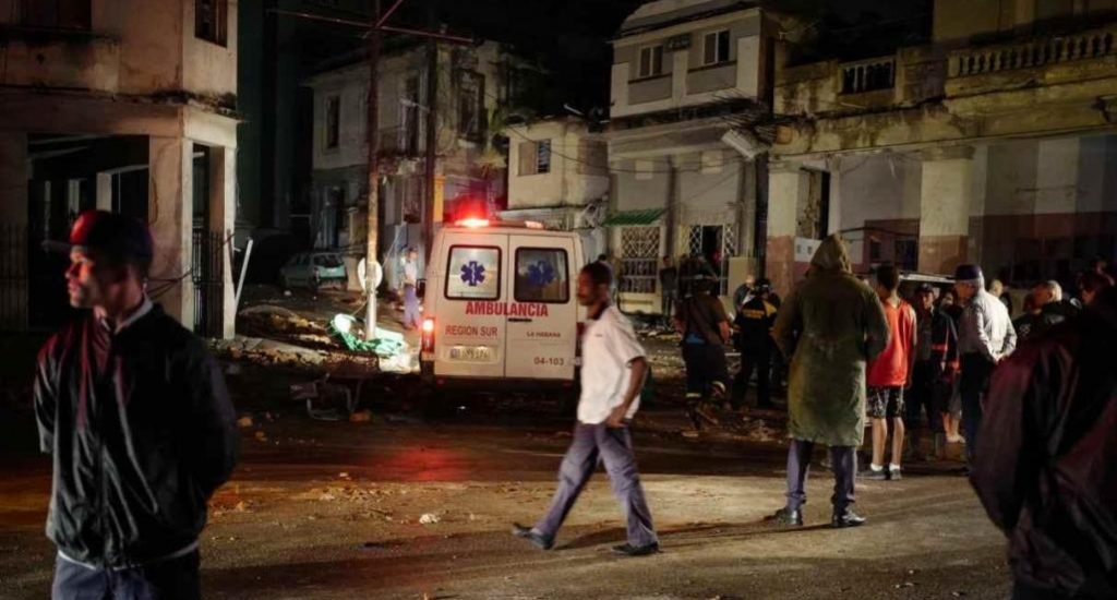 Tres muertos y 172 heridos deja tornado en La Habana
