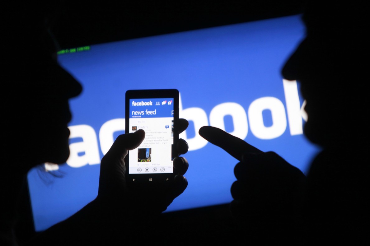 Facebook viola privacidad de usuarios