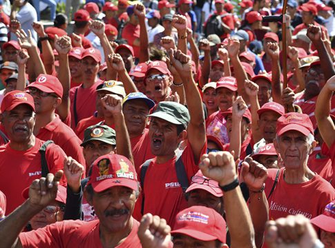 Chavismo conmemora en las calles estallido social