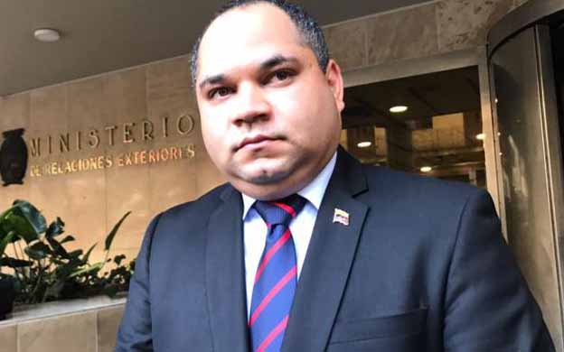 Embajador de Venezuela alerta cancillería uruguaya por posible acción militar