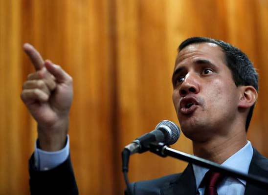 Guaidó ordena a los militares que permitan ingresar la ayuda