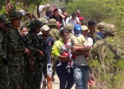 Colombia reabre pasos con Venezuela