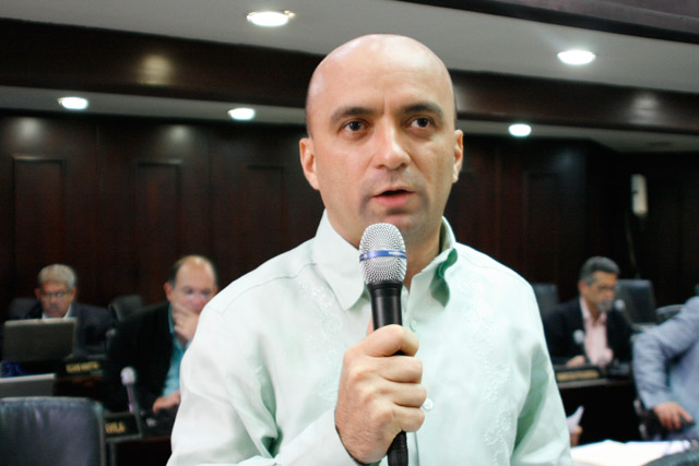 Diputados entregan a Guaidó el Plan País en materia de cultura