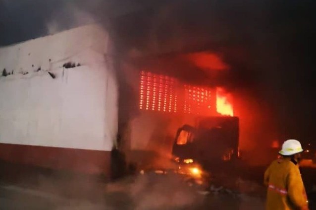 Se incendia instalaciones del CLAP en La Guaira