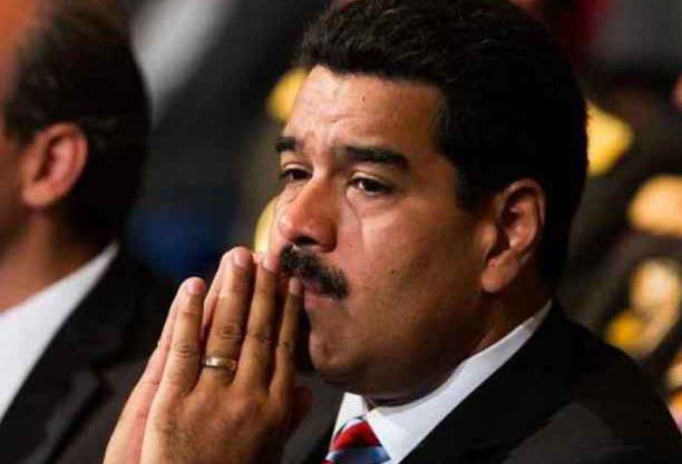 Maduro dice que ha pedido al papa ayuda para el diálogo