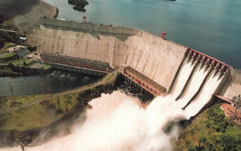 Sustituyen autotransformador y abren compuertas de Guri