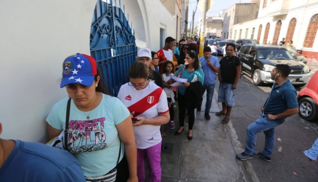 Venezolanos que no actualicen datos perderán el PTP en Perú