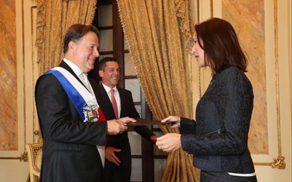 Panamá retira credenciales a embajador de Maduro 