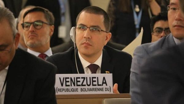 Lavrov rechaza ante Arreaza la injerencia exterior en Venezuela