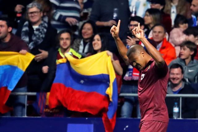 La crisis política amarga la noche más feliz de la Vinotinto