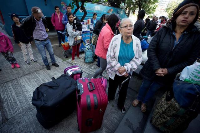 Trasladan a 170 venezolanos a su país desde Ecuador