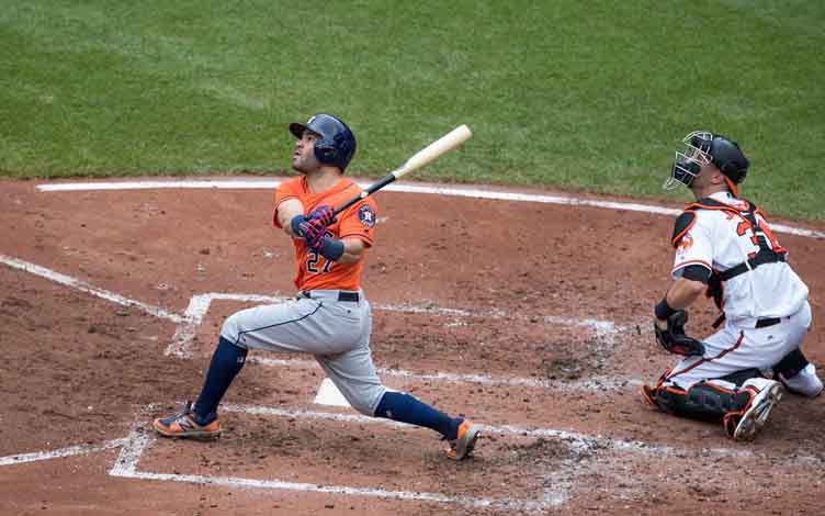 Altuve conecta su octavo jonrón y da el triunfo a Houston