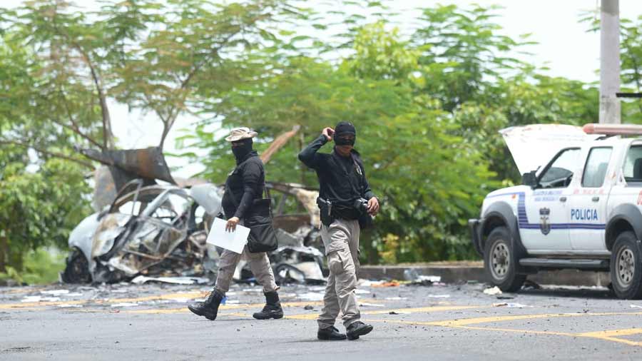 Dos policías heridos en El Salvador por explosión de coche