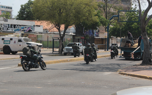 GNB recorre la avenida 5 de Julio  