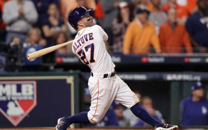 Altuve y Chirinos dan el triunfo a los Astros 