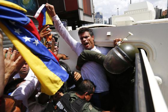 López: Hay comunicación entre alzados y gobierno de Maduro