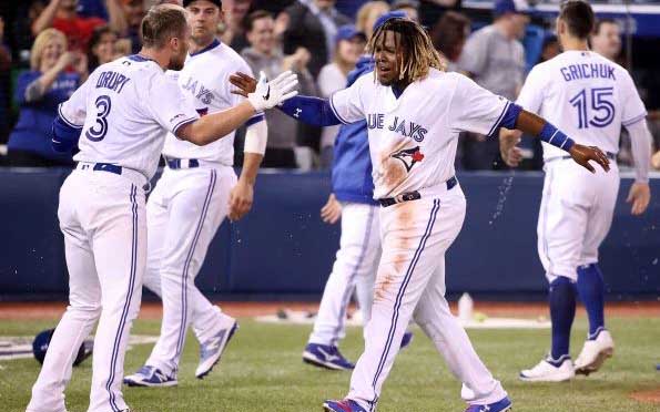 Vladimir Guerrero Jr. debuta con doblete