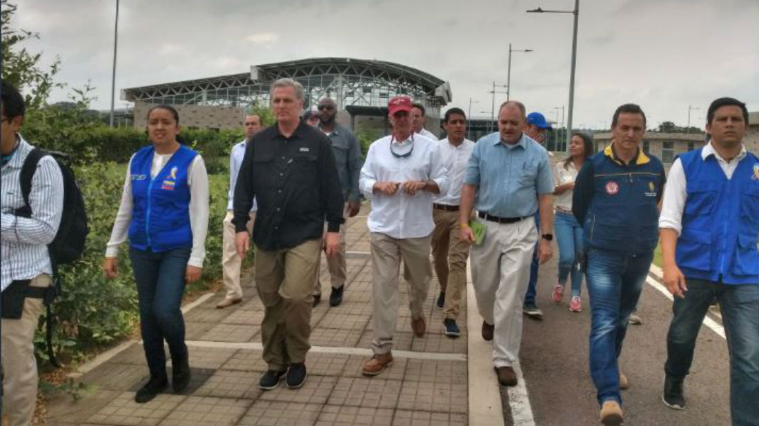 Congresistas de EEUU ratifican su apoyo a Guaidó