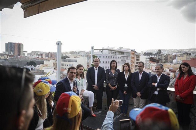 Rivera promete protección temporal a venezolanos