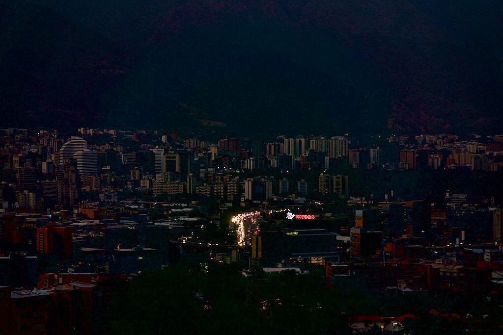 Varios sectores de Caracas se encuentran sin electricidad