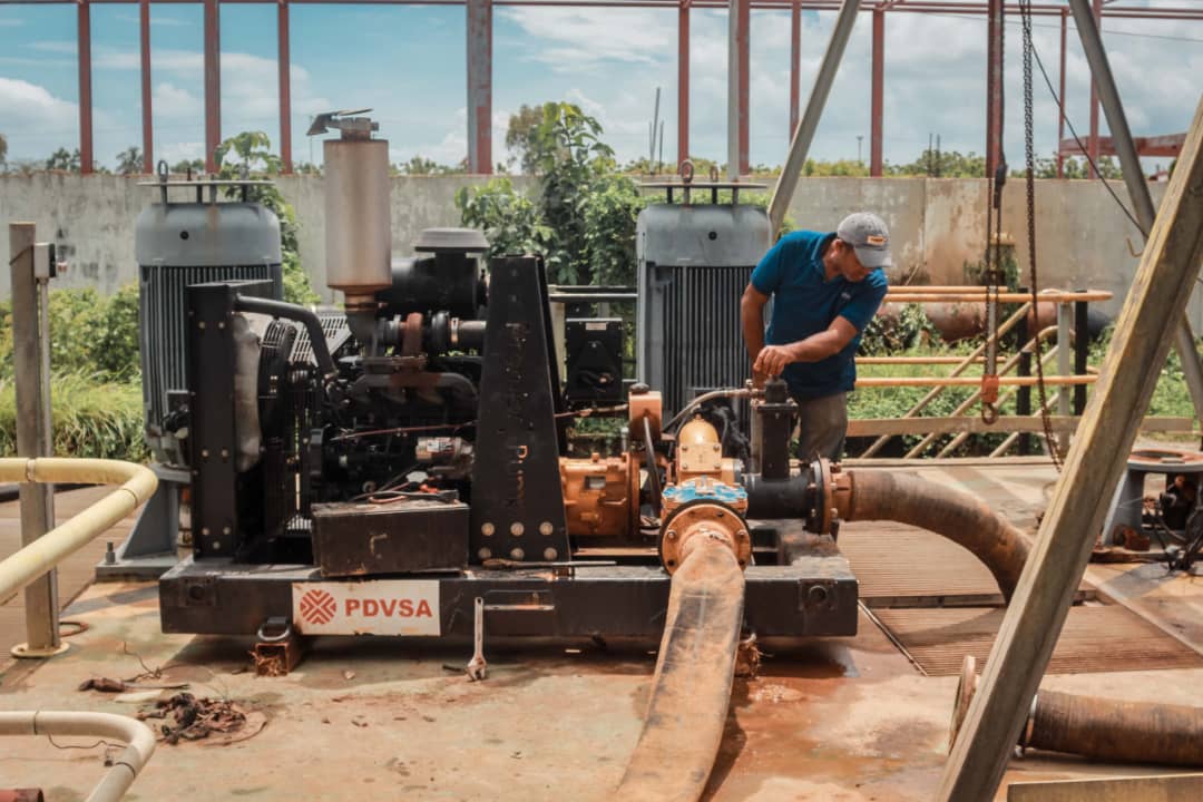 Instalan nueva bomba de aguas servidas en Lagunillas