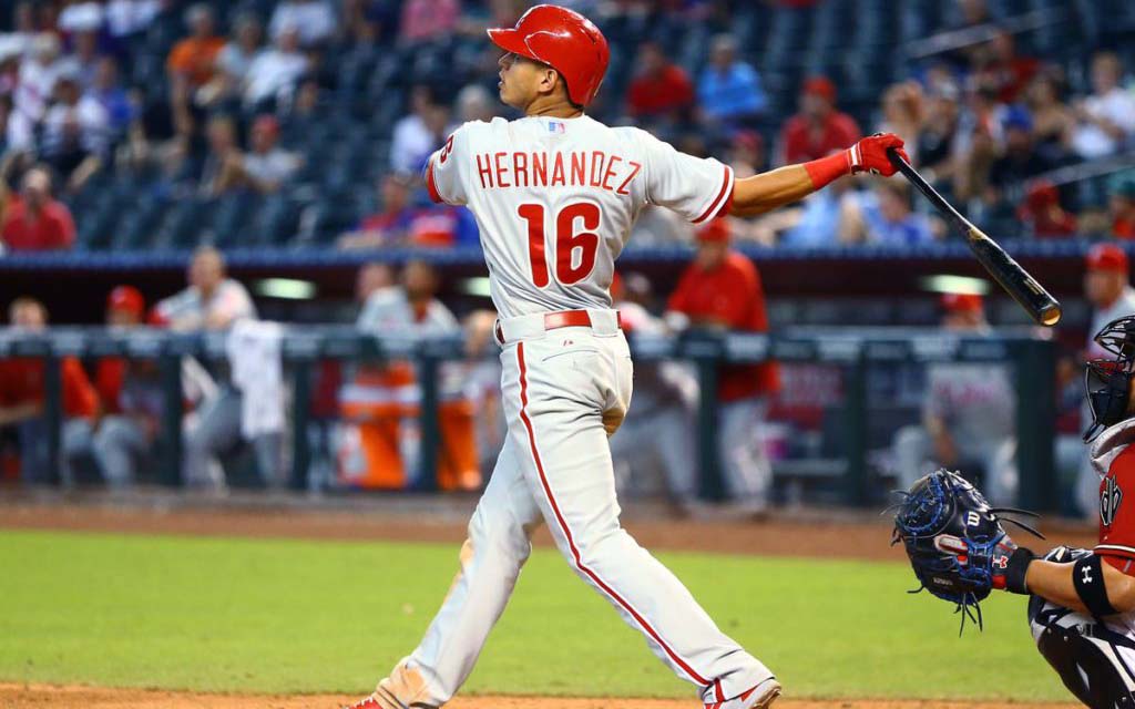 César Hernández guía triunfo de los Filis 