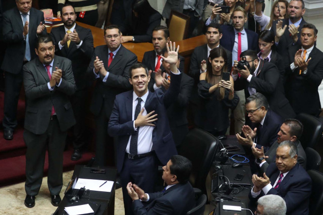 Diputados perseguidos estarán a un clic de sus escaños