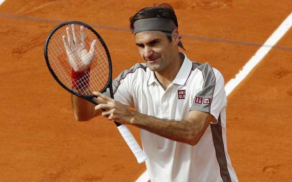 Federer celebra su partido 400 en Grand Slam con victoria