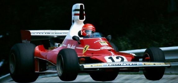 Ferrari rinde homenaje a Niki Lauda 