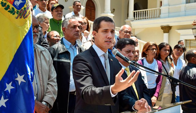 Guaidó dialoga sobre grupo internacional de contacto