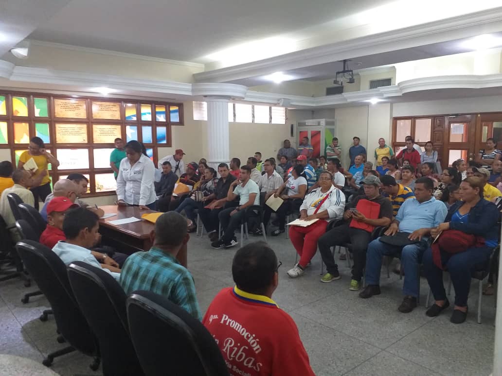 Inicia proceso de legalización para comerciantes en La Villa