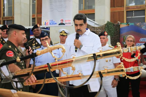 Maduro garantiza suministro de alimentos ante sanciones