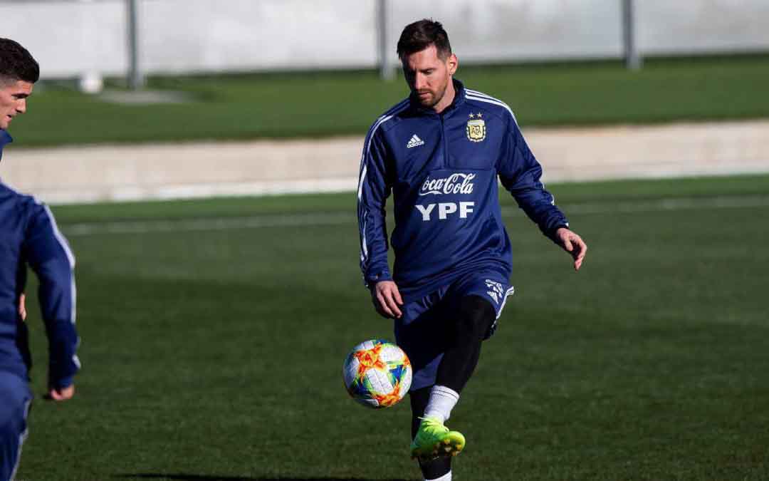 Messi se incorpora a los entrenamientos de la albiceleste