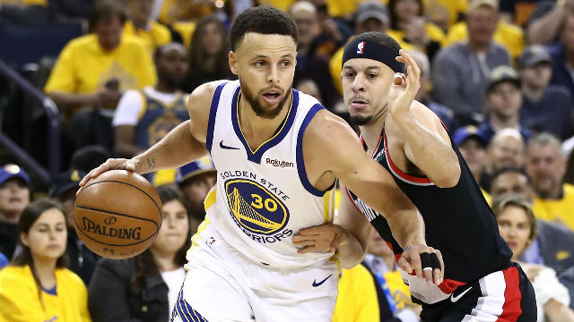 Curry se exhibe ante Trail Blazers y Warriors ganan