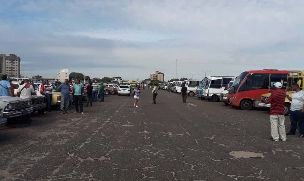 Choferes de Maracaibo exigen priorizar venta de gasolina