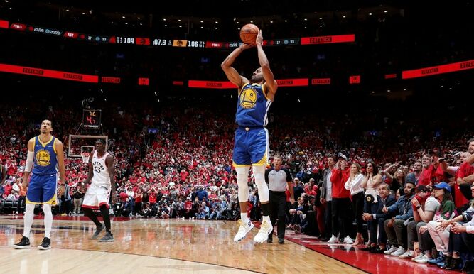 Warriors igualan la serie de la final de la NBA ante Raptors