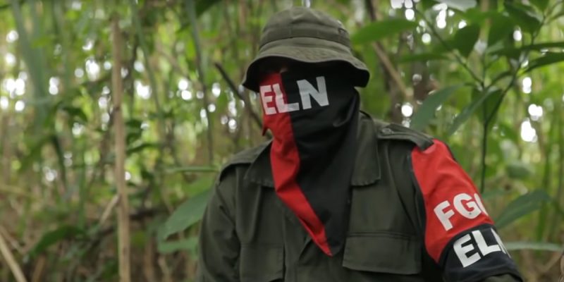 El jefe de un frente del ELN se entrega en Colombia