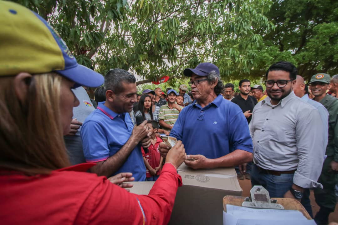 Alcaldía distribuye cajas CLAP en Francisco Eugenio Bustamante