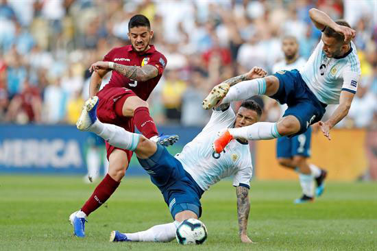 Argentina anota gol en partido contra la Vinotinto