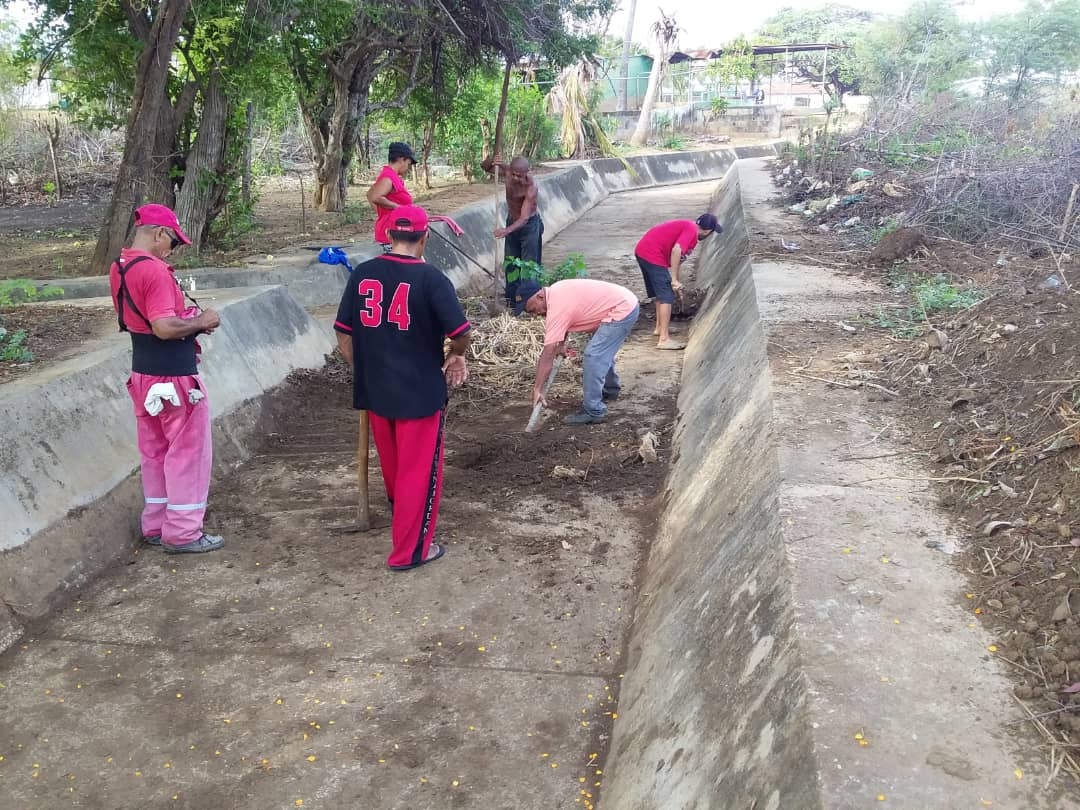 Santa Rita activa plan de limpieza de drenajes